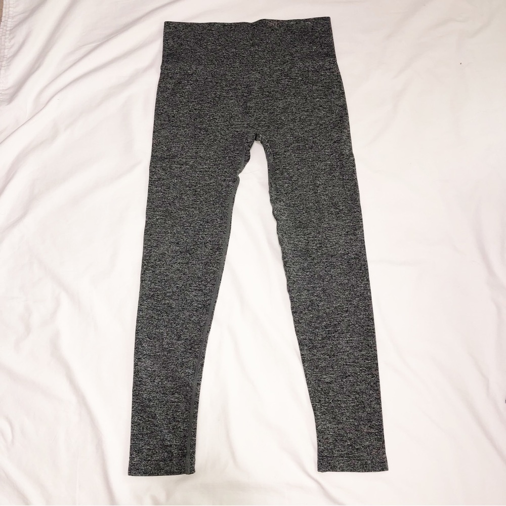 Seamless Compression Leggings Size Medium Heathered Dark Gray or Black Yoga